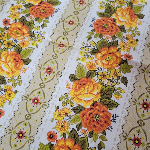 Vintage 70s House 'N Home Fabric & Draperies, Inc. - 2 Pieces - Picture 5 of 10